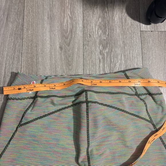 Multicolor Patterned Leggings - Picture 6 of 6